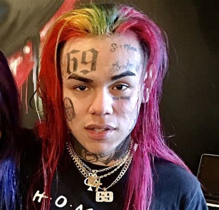 6ix9ine Biography - Facts, Childhood, Family Life & Achievements