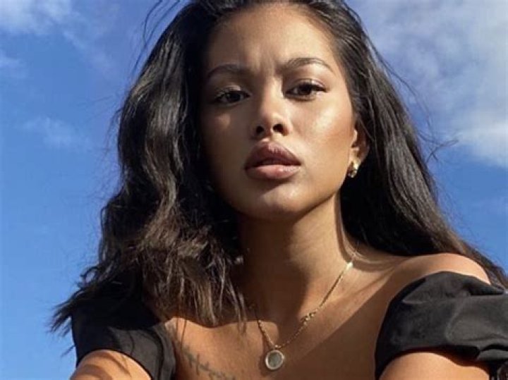 Ammika Harris Flaunts Her Toned Abs For The Gram
