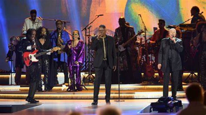 Andrew Woolfolk, Earth, Wind & Fire saxophonist, dies at 71