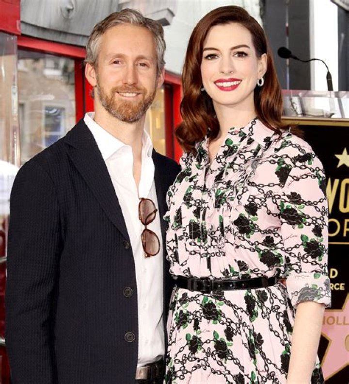 Anne Hathaway Biography - Facts, Childhood, Family Life & Achievements