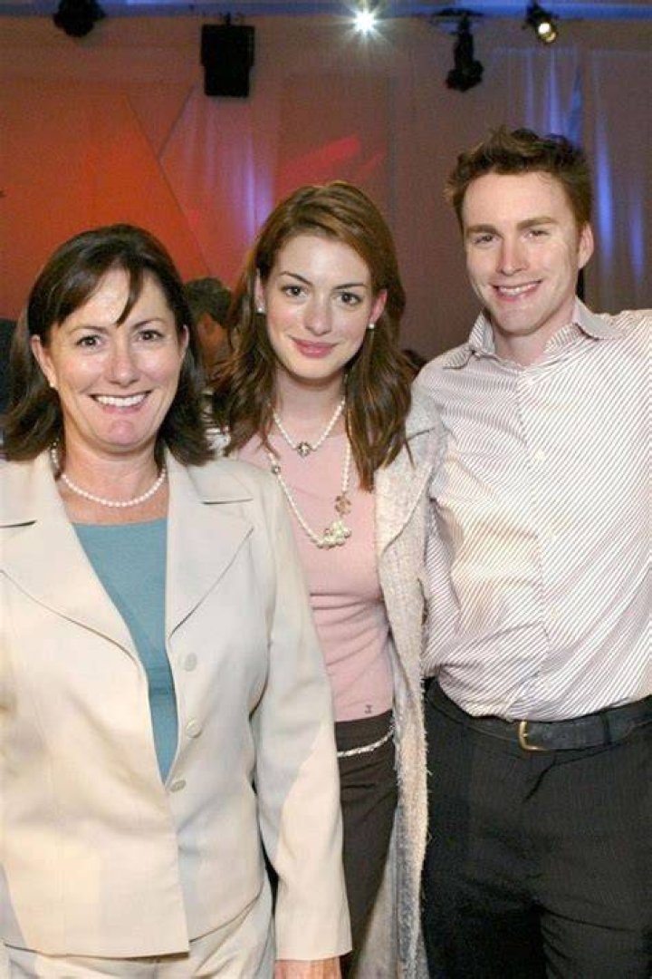 Anne Hathaway siblings: Michael Hathaway, Thomas Hathaway