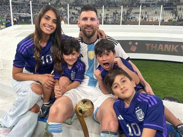 Antonela Roccuzzo Wikipedia, age, birthday, height, husband, parents, education, occupation, Instagram, net worth
