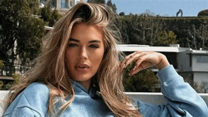 Arabella Chi Shares Special Swimsuit Selfies