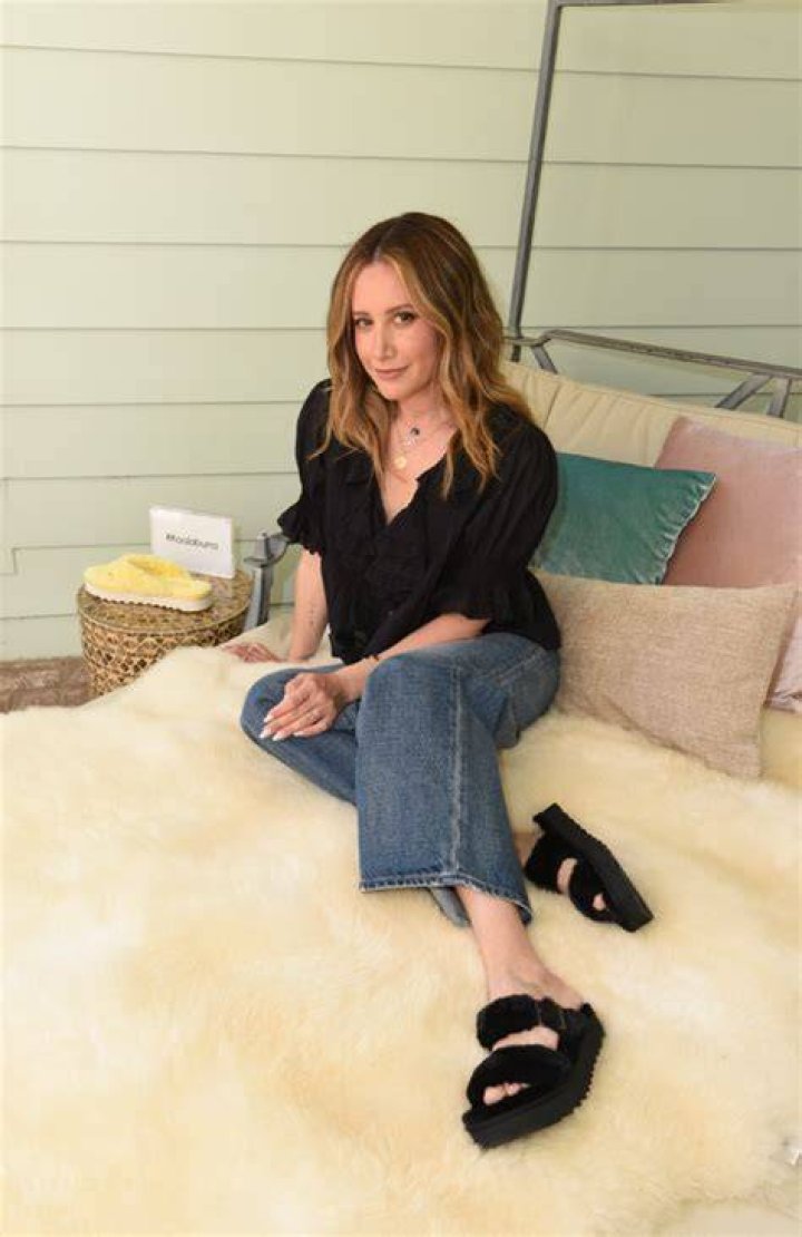 Ashley Tisdale in Bathing Suit is “Lookin Chill” — Celebwell