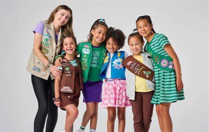 Bella Thorne Dresses Up As A Girl Scout For Halloween And People Have Mixed Feelings About It