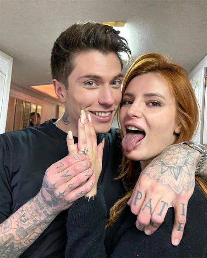 Bella Thorne Gifts Fiancé Benjamin Mascolo A Dimond Ring A Month After Engagement – Check It Out!