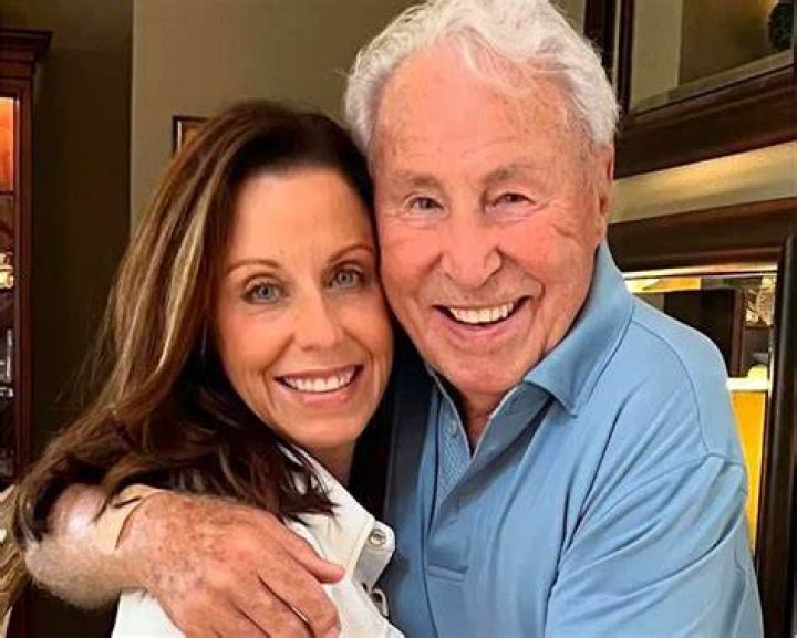 Betsy Youngblood: What does Lee Corso’s wife do for a living?