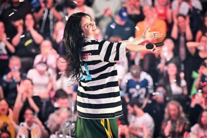 Billie Eilish shared that for a long time, she could not learn to accept herself