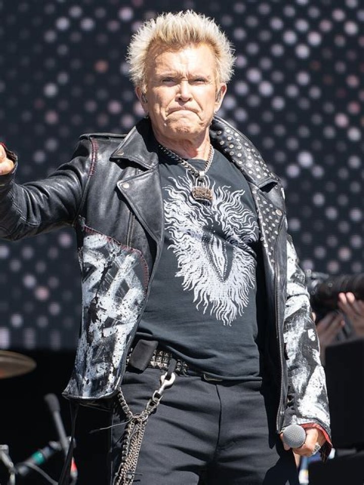 Billy Idol Biography - Childhood, Life Achievements & Timeline