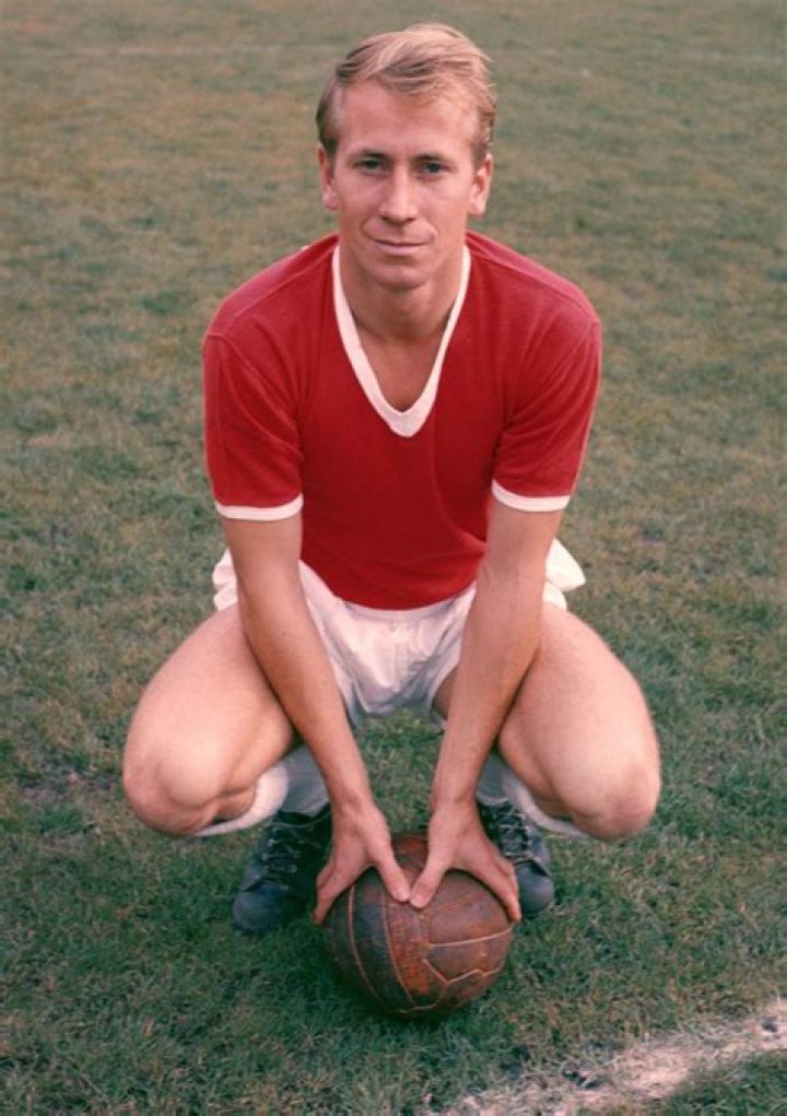 Bobby Charlton Biography - Facts, Childhood, Family Life & Achievements