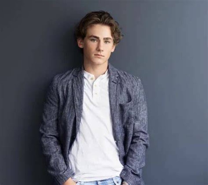 Brady Hepner Age, Birthday, Girlfriend, Height & More