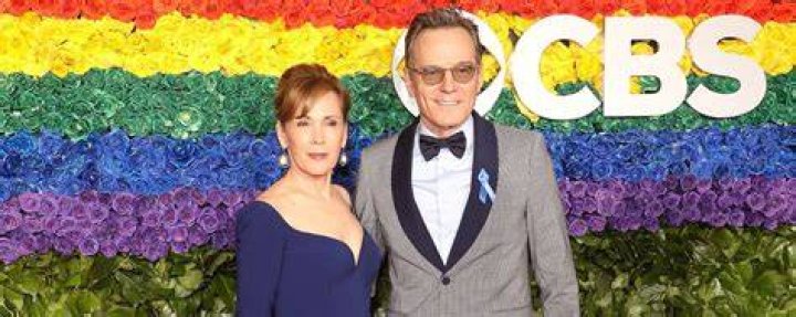 Bryan Cranston Biography - Facts, Childhood, Family Life & Achievements