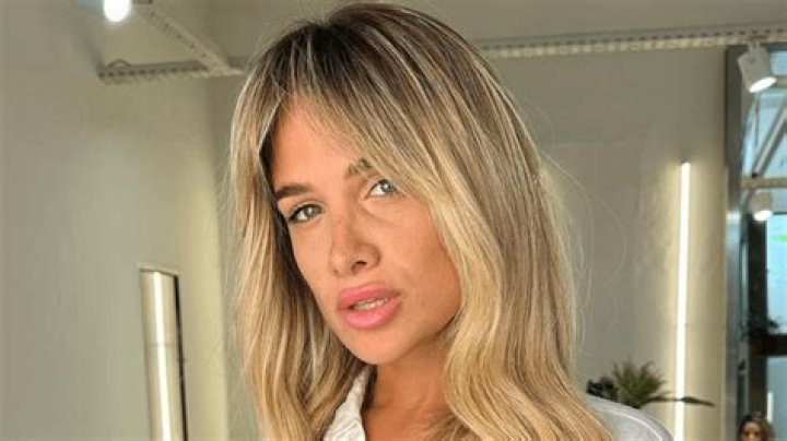 Cami Homs in Bathing Suit is "a Bomb" — Celebwell
