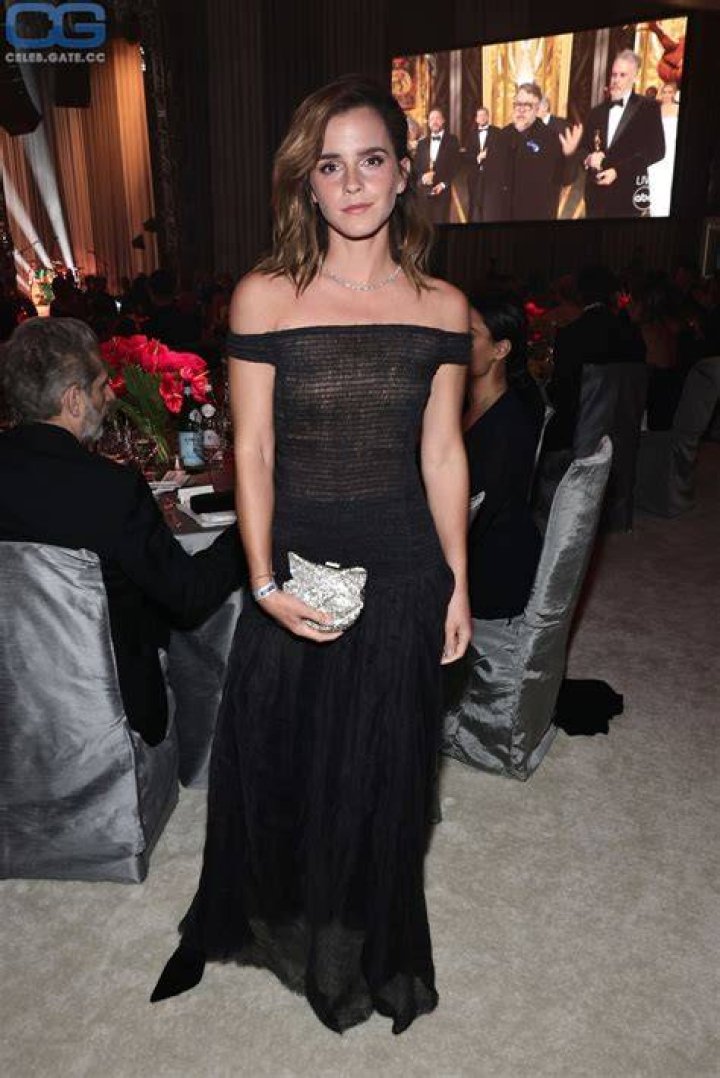 Can Emma Watson sing? – Celebrity