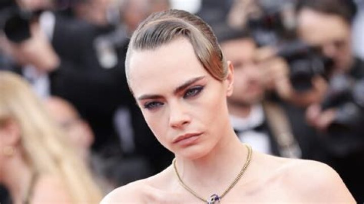 Cara Delevingne is no-show at NYFW event as her erratic behavior continues