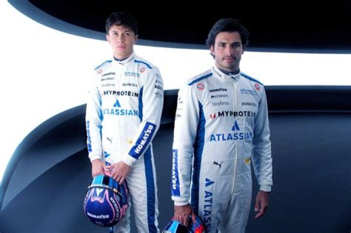 Carlos Sainz Jr. siblings: Blanca Sainz, Antonio Sainz