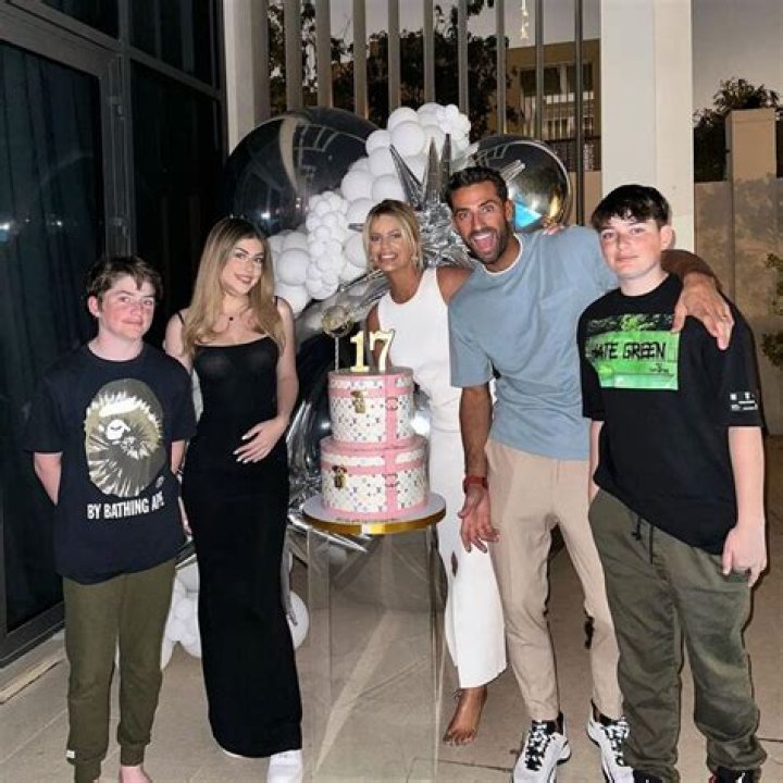 Caroline Stanbury Wiki, Net Worth, Husband, Kids, Height & More