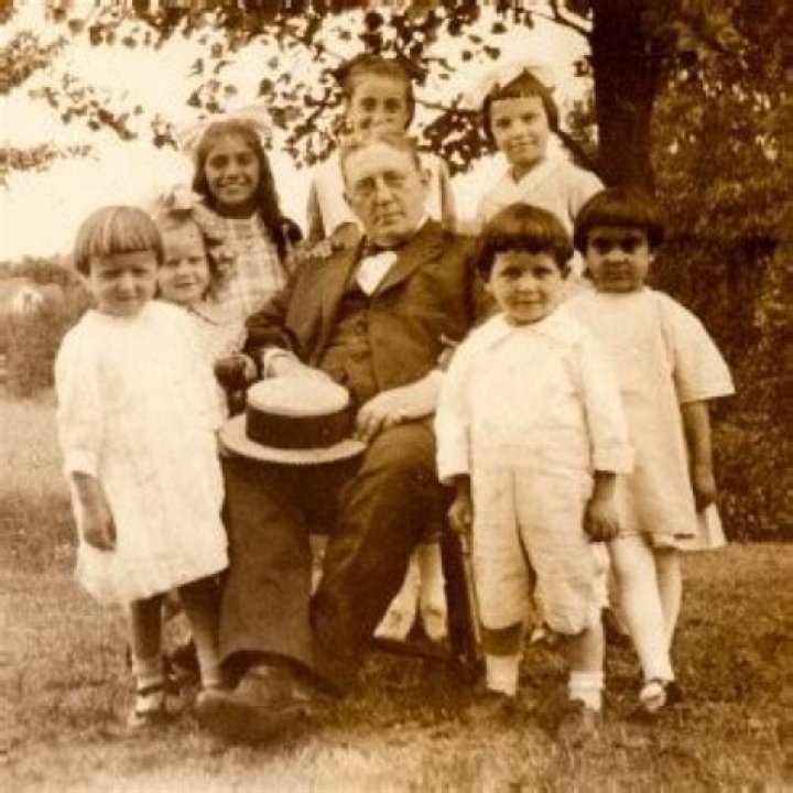 Charles White family, wife, children, parents, siblings