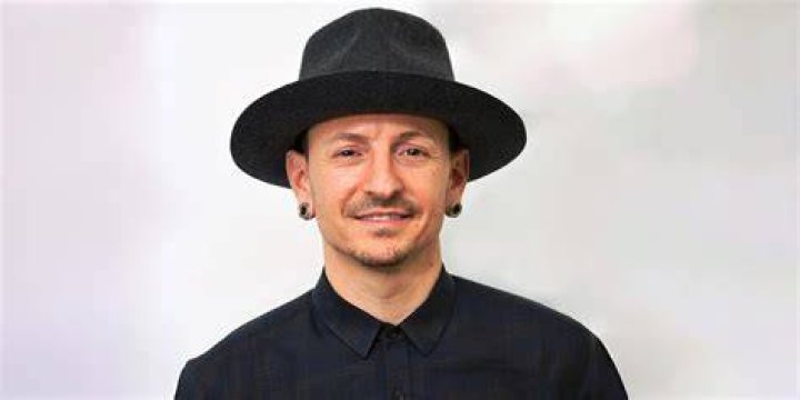 Chester Bennington Biography - Facts, Childhood, Family, Achievements & Death