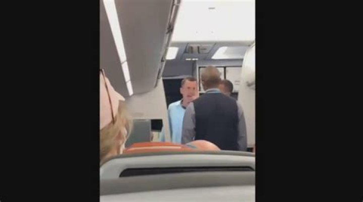 Couple kicked off JetBlue flight video