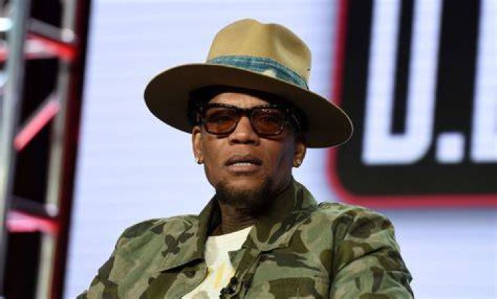 D.L. Hughley Drags Kanye West – You Can’t Be ‘Humane And A Black Trump Supporter’ At Same Time!