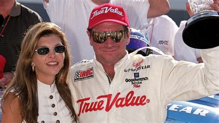 Dale Earnhardt Biography - Facts, Childhood, Family Life & Achievements