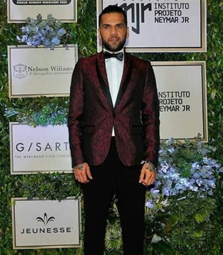 Dani Alves Bio, age, nationality, height, family, career goals, club, salary, net worth