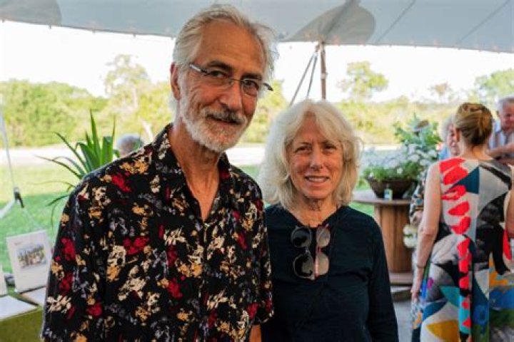 David Strathairn wife: Is David Strathairn married?