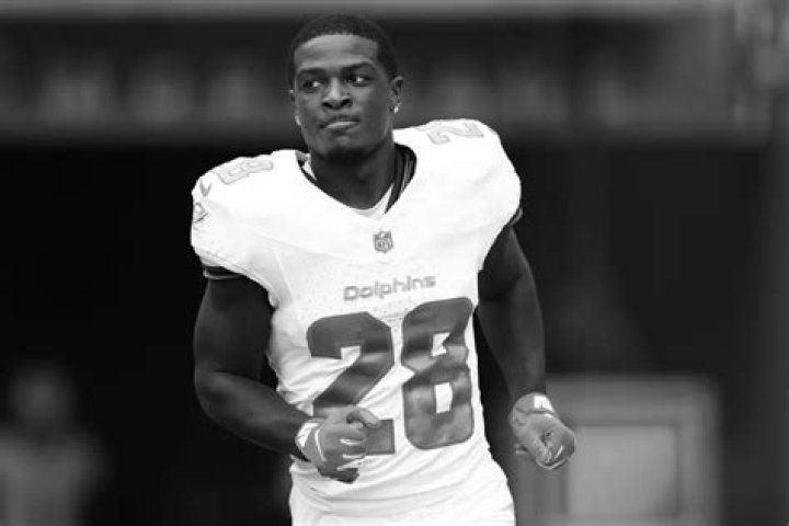 De’Von Achane: Career stats, height, weight, family, college, teams, salary, net worth