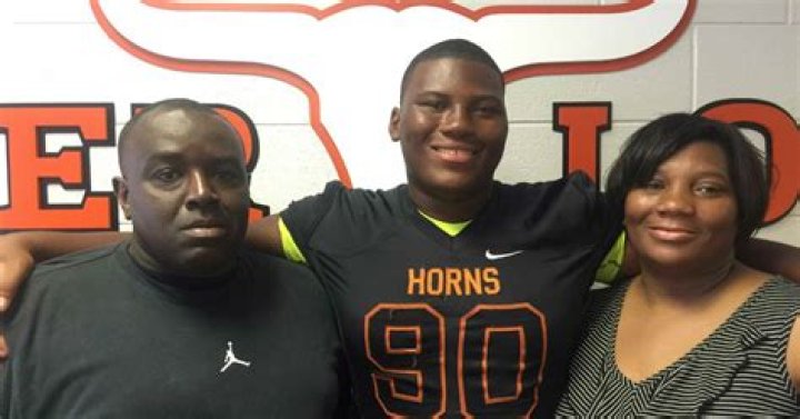 Derrick Brown family, wife, children, parents, siblings