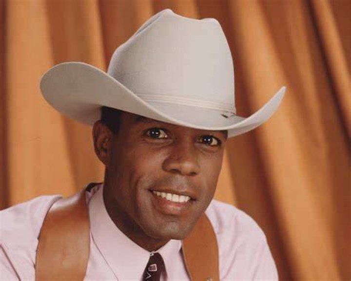 Did Clarence Gilyard play for the Dallas Cowboys? How many years did Clarence Gilyard play for the Dallas Cowboys?