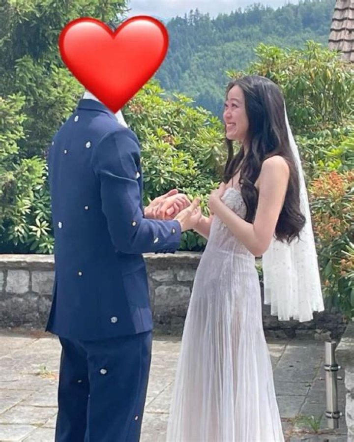 Did Jonathan Groff officiate Phillipa Soo’s wedding? – Celebrity