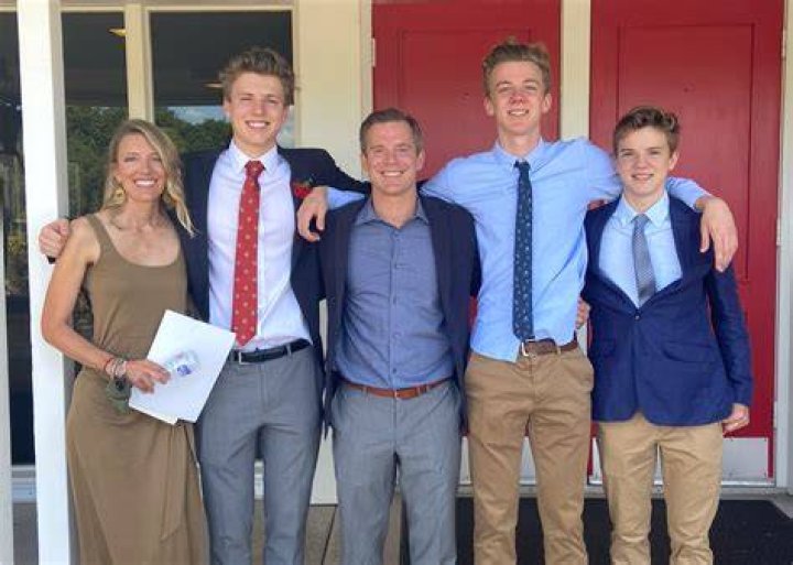 Does Dusty Street have a son? Who are Dusty Street’s daughters?