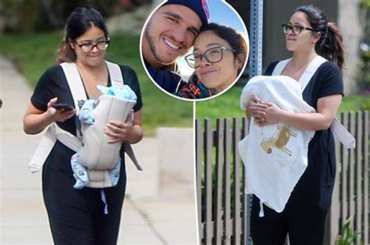Does Gina Rodriguez have kids?