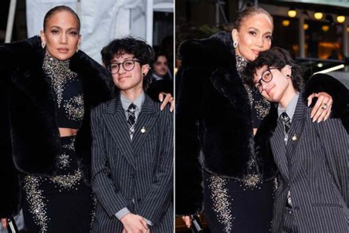 Does Jennifer Lopez have a brother?