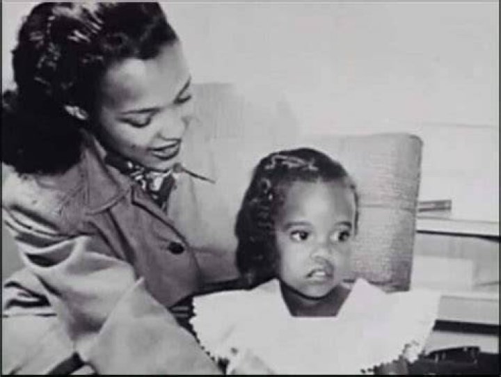 Dorothy Dandridge Biography - Facts, Childhood, Family Life & Achievements