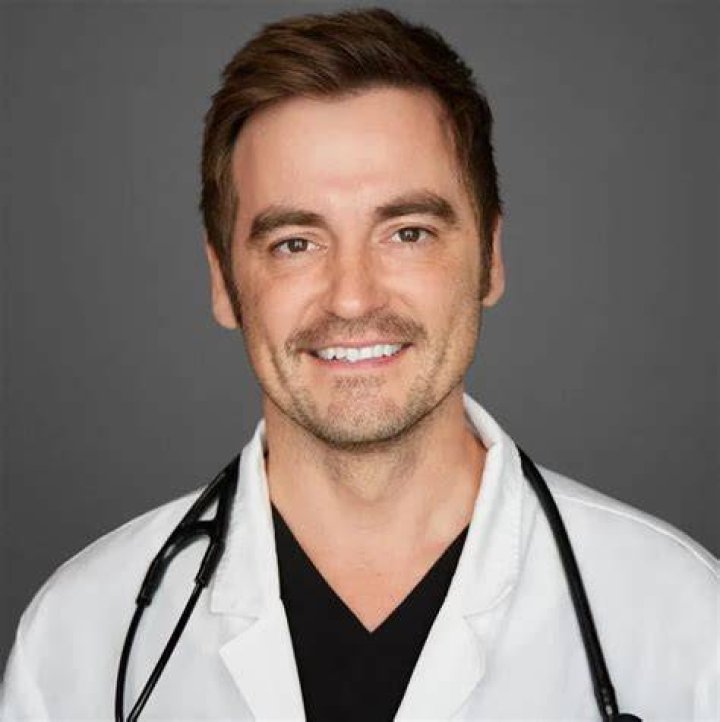 Dr. Chris Gruber, MD – Elgin, IL
