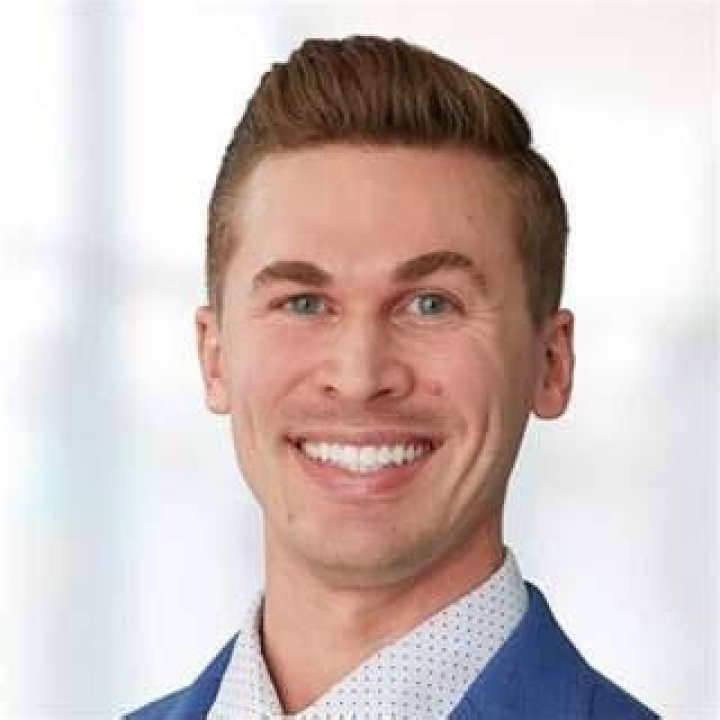 Dr. Eric DeRocher, DO – Saint Paul, MN