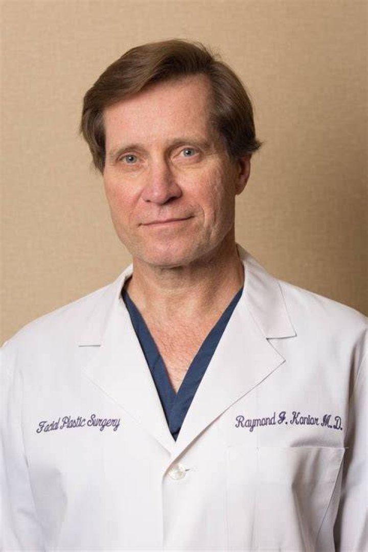 Dr. Raymond Konior, MD – Oakbrook Terrace, IL