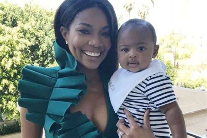 Dwyane Wade And Gabrielle Union Wear Matching Outfit With Baby Kaavia In New Picture — Oprah Winfrey, Sanaa Lathan, And Eva Longoria Could Not Resist All Of That Cuteness