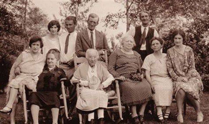 Ed Gein family, wife, children, parents, siblings