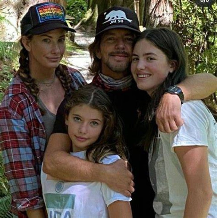 Eddie Vedder family, wife, children, parents, siblings