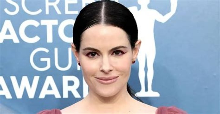 Emily Hampshire Bra Size, Age, Weight, Height, Measurements