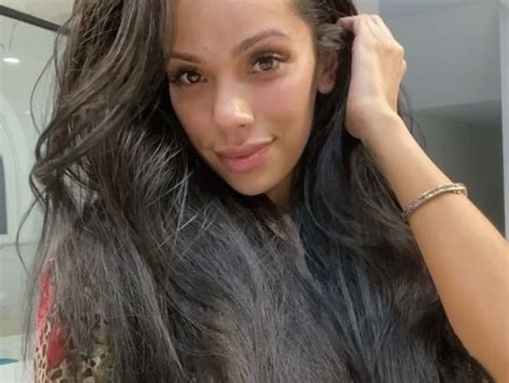 Erica Mena Looks Gorgeous While Flaunting Her Pregnant Belly
