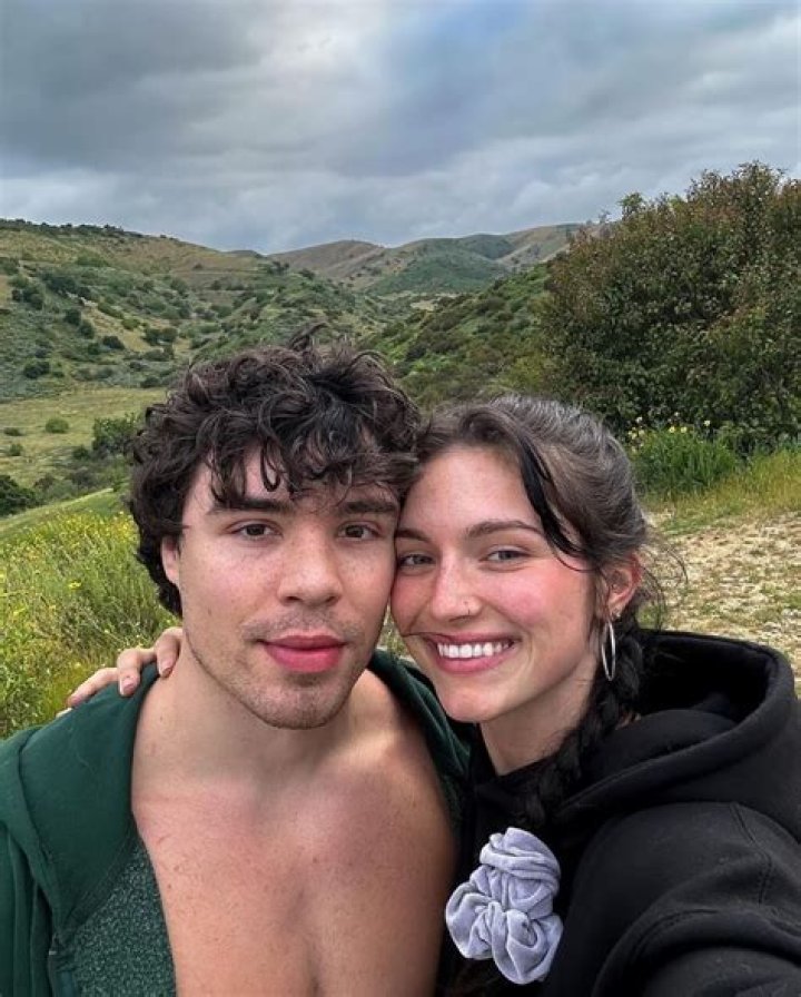 Evan Evagora Wiki, Age, Girlfriend, Height, & Net Worth
