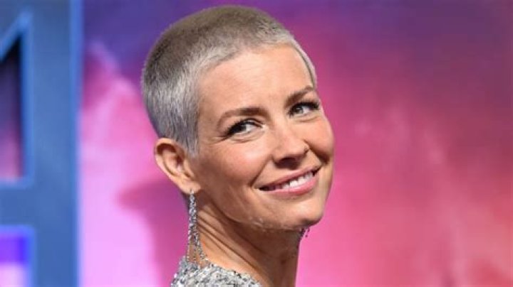 Evangeline Lilly in Bathing Suit Says "Look Mom! No Hands!" — Celebwell