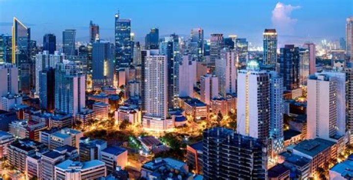 Famous People From Manila, Philippines & Celebs Born In Manila