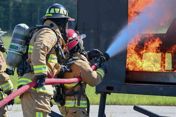 Fans are mad ‘Hawkeye’ makes firefighters look bad