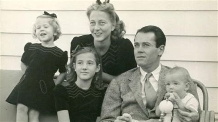 Frances Ford Seymour Biography - Facts, Childhood, Family Life & Achievements