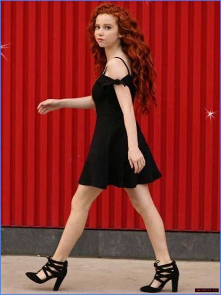 Francesca Capaldi Bra Size, Age, Weight, Height, Measurements